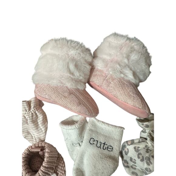 Newborn to 6M Baby Boots, Booties and Socks Bundle - Picture 9 of 11
